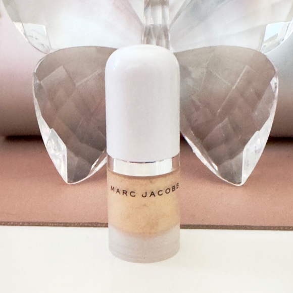 MARC JACOBS  Dew Drops Coconut Gel Highlighter 50 "Dew You?” - Picture 2 of 5